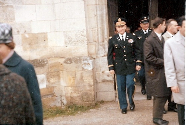 Wreath Ceremony, Etain Wreath Ceremony, Etain